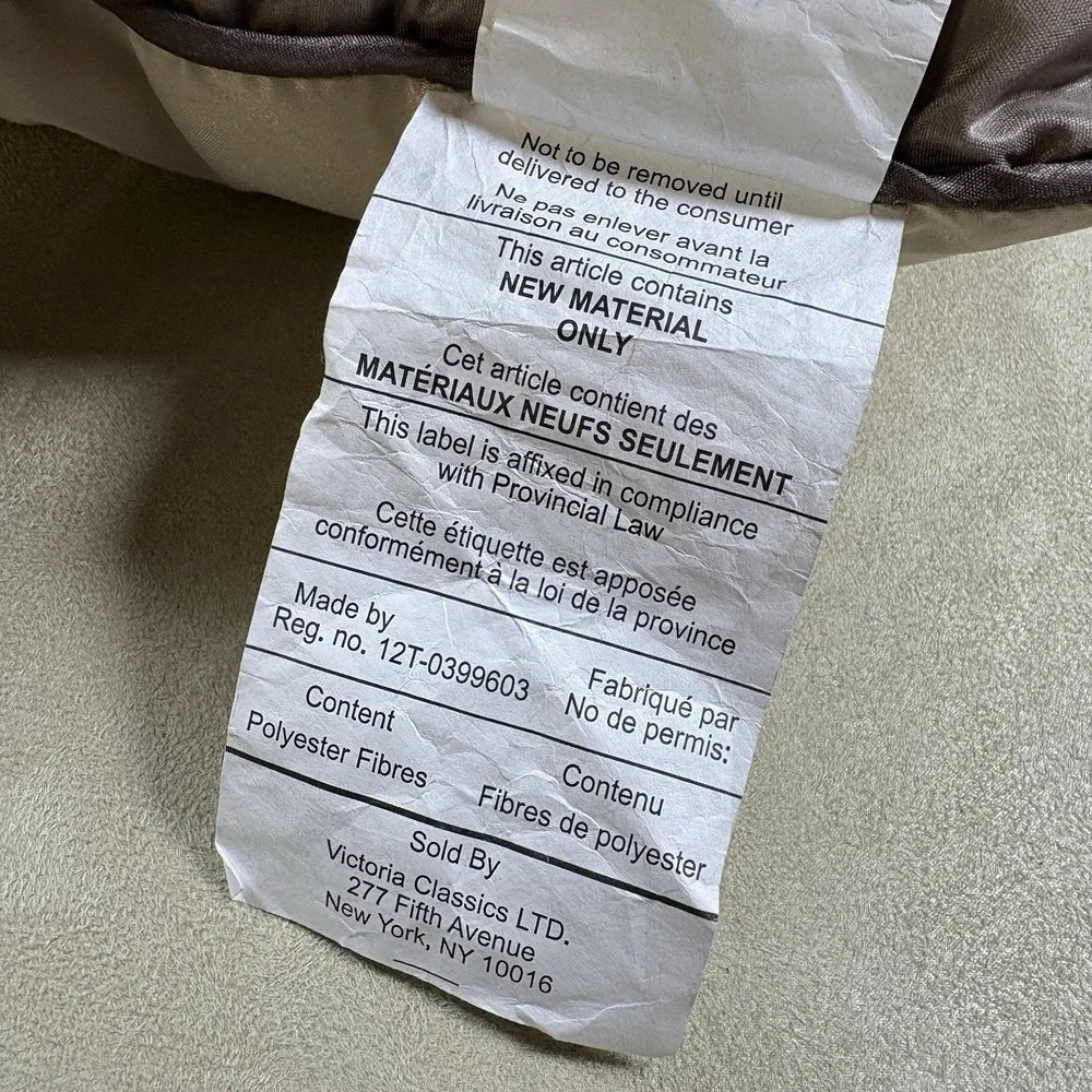 Victoria Classic Mix Pillow and Rectangle Pillow Set of Two New No Tag (217)